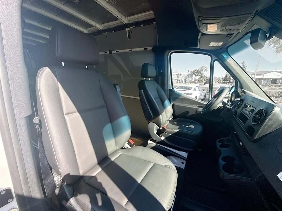 2025 Mercedes-Benz VS30 Sprinter - Image 18 of 21