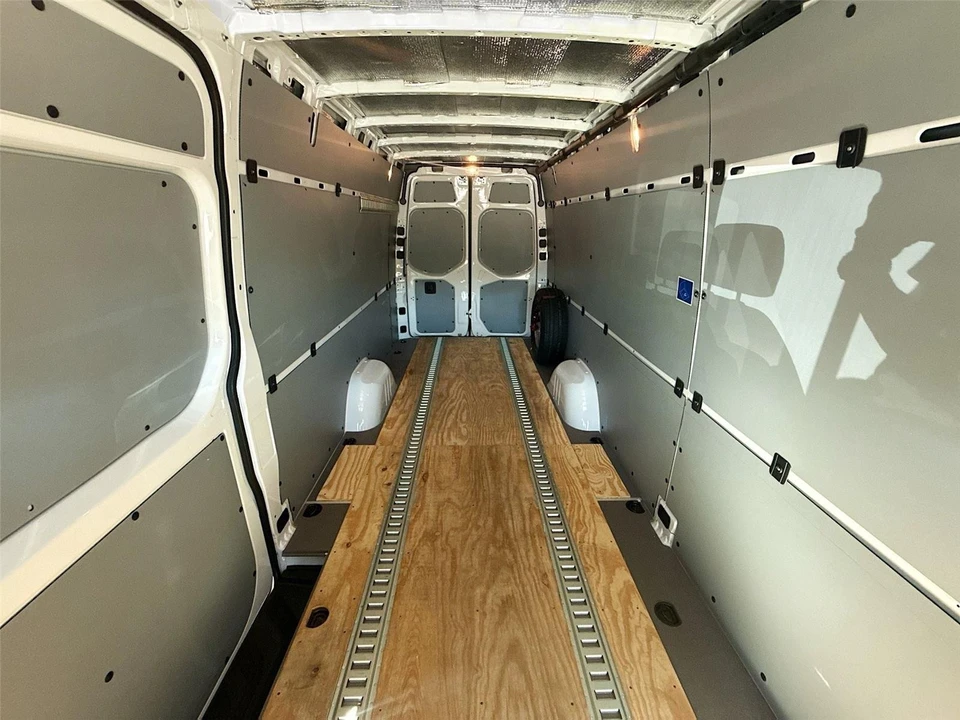 2025 Mercedes-Benz VS30 Sprinter - Image 15 of 21
