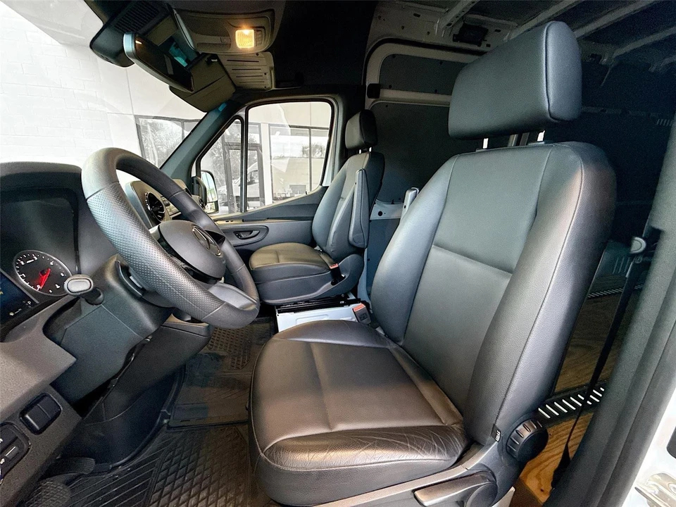 2025 Mercedes-Benz VS30 Sprinter - Image 2 of 21