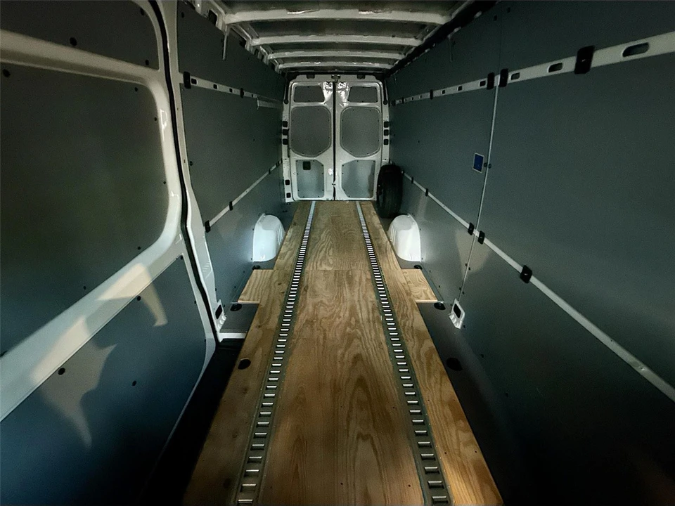 2025 Mercedes-Benz VS30 Sprinter - Image 12 of 21