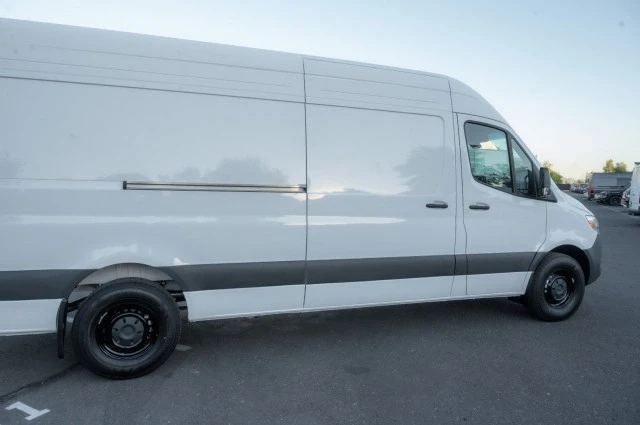 2025 Mercedes-Benz VS30 Sprinter - Image 4 of 12