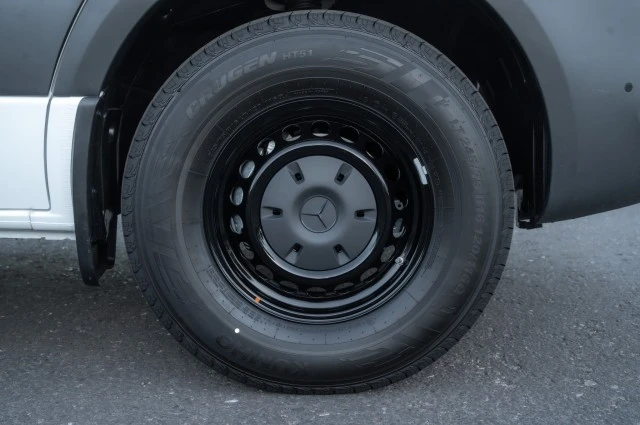 2025 Mercedes-Benz VS30 Sprinter - Image 8 of 12
