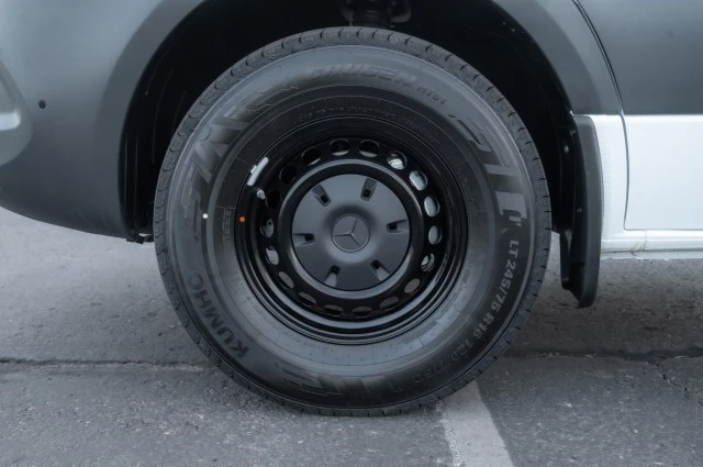 2025 Mercedes-Benz VS30 Sprinter - Image 8 of 12
