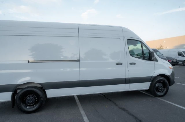 2025 Mercedes-Benz VS30 Sprinter - Image 4 of 12