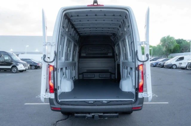 2025 Mercedes-Benz VS30 Sprinter - Image 8 of 12