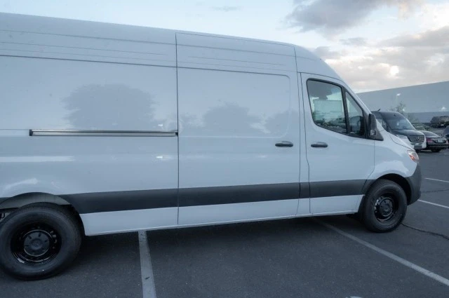 2025 Mercedes-Benz VS30 Sprinter - Image 4 of 12
