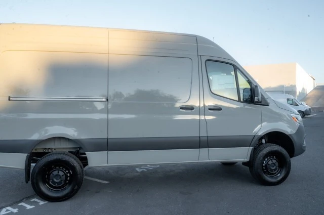 2025 Mercedes-Benz VS30 Sprinter - Image 4 of 12