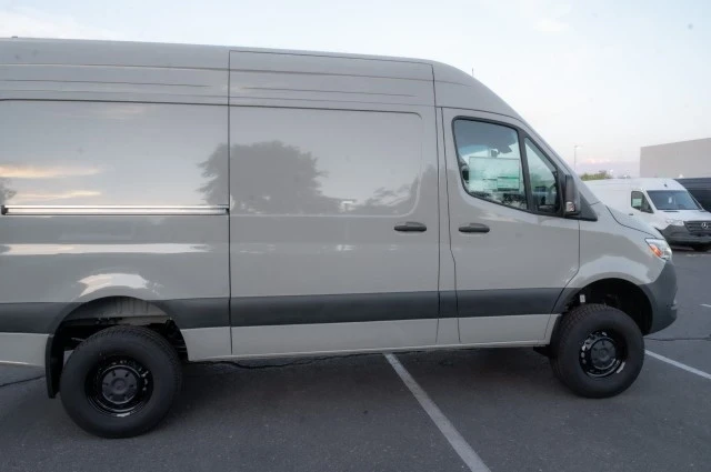 2025 Mercedes-Benz VS30 Sprinter - Image 4 of 12