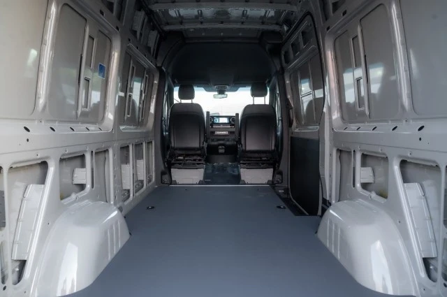 2025 Mercedes-Benz VS30 Sprinter - Image 10 of 12