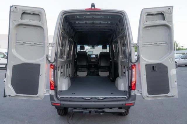 2025 Mercedes-Benz VS30 Sprinter - Image 9 of 12