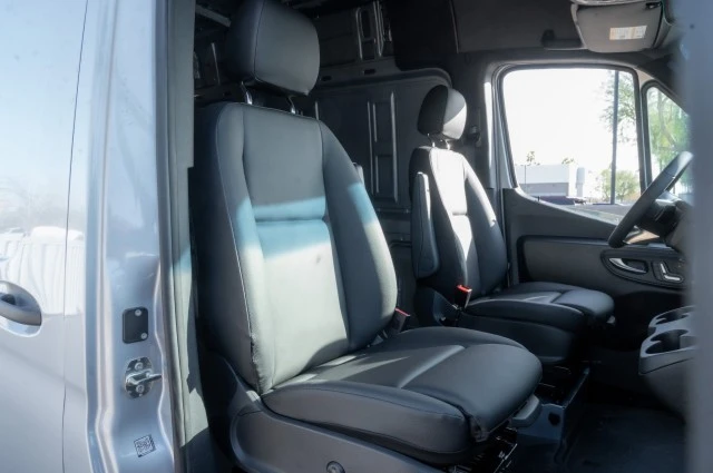 2025 Mercedes-Benz VS30 Sprinter - Image 11 of 12