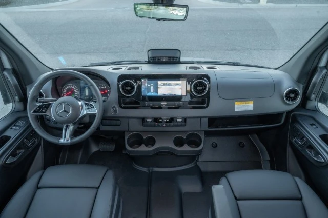 2025 Mercedes-Benz VS30 Sprinter - Image 15 of 20