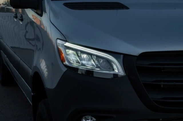 2025 Mercedes-Benz VS30 Sprinter - Image 8 of 12