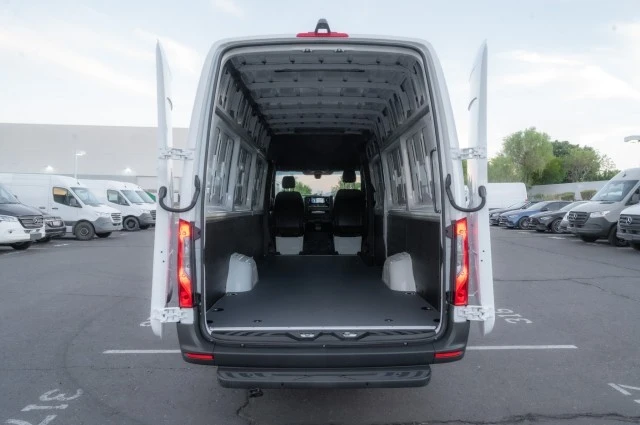 2025 Mercedes-Benz VS30 Sprinter - Image 10 of 12
