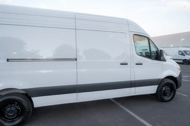 2025 Mercedes-Benz VS30 Sprinter - Image 4 of 12