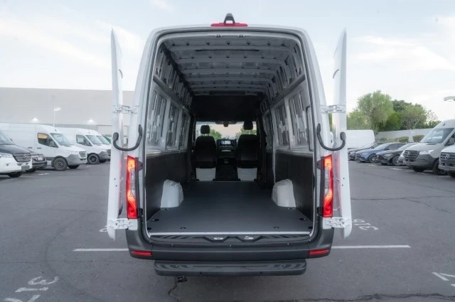 2025 Mercedes-Benz VS30 Sprinter - Image 10 of 12