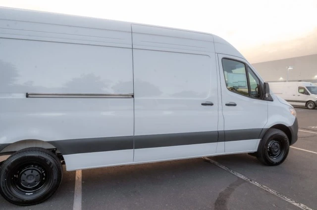 2025 Mercedes-Benz VS30 Sprinter - Image 4 of 12