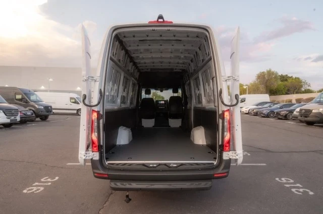 2025 Mercedes-Benz VS30 Sprinter - Image 10 of 12