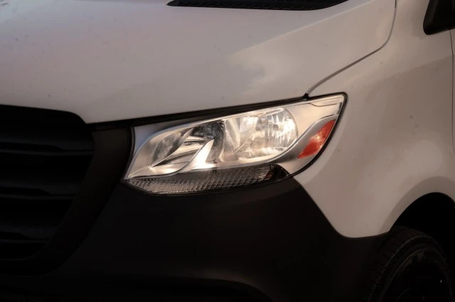 2025 Mercedes-Benz VS30 Sprinter - Image 9 of 12