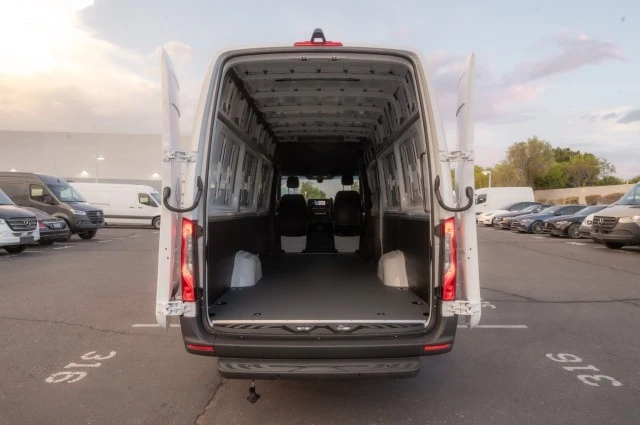 2025 Mercedes-Benz VS30 Sprinter - Image 10 of 12