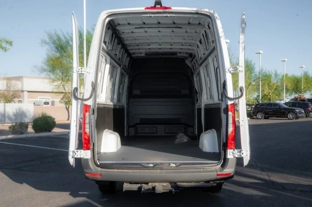 2025 Mercedes-Benz VS30 Sprinter - Image 9 of 12
