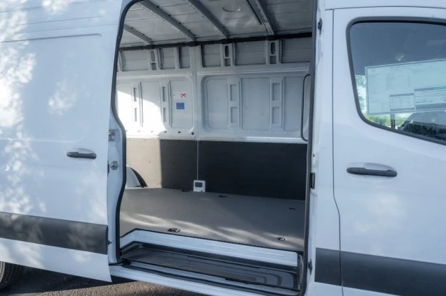2025 Mercedes-Benz VS30 Sprinter - Image 11 of 12