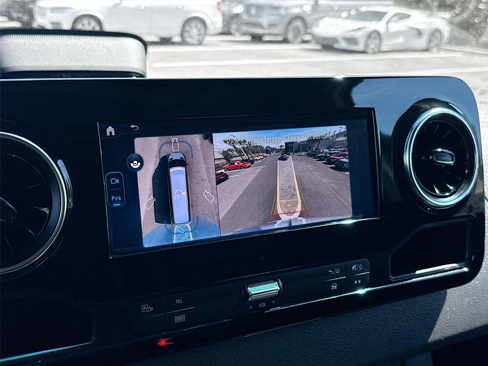 2025 Mercedes-Benz VS30 Sprinter - Image 10 of 21