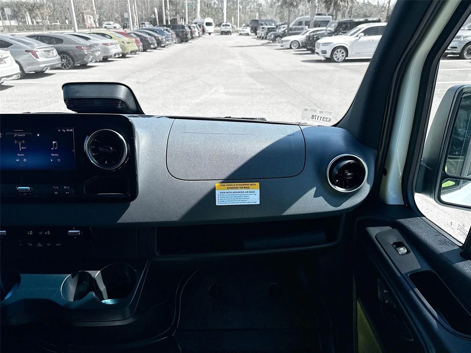2025 Mercedes-Benz VS30 Sprinter - Image 18 of 21