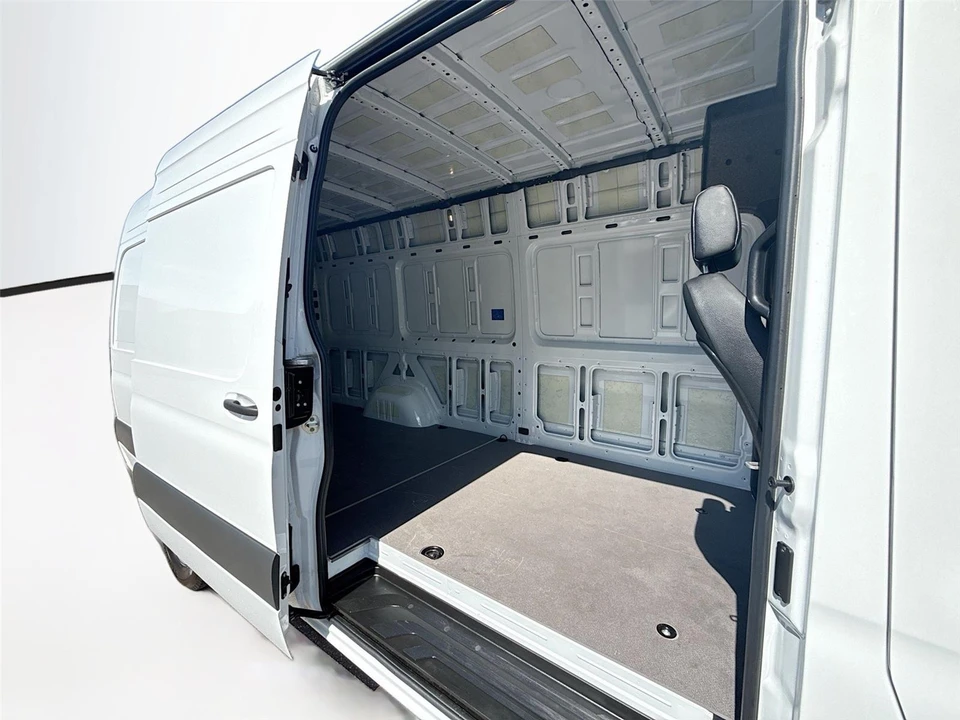 2025 Mercedes-Benz VS30 Sprinter - Image 13 of 21