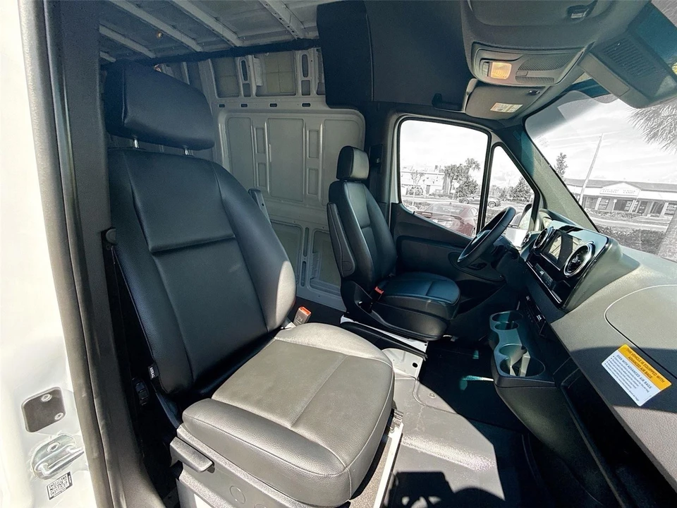 2025 Mercedes-Benz VS30 Sprinter - Image 21 of 21