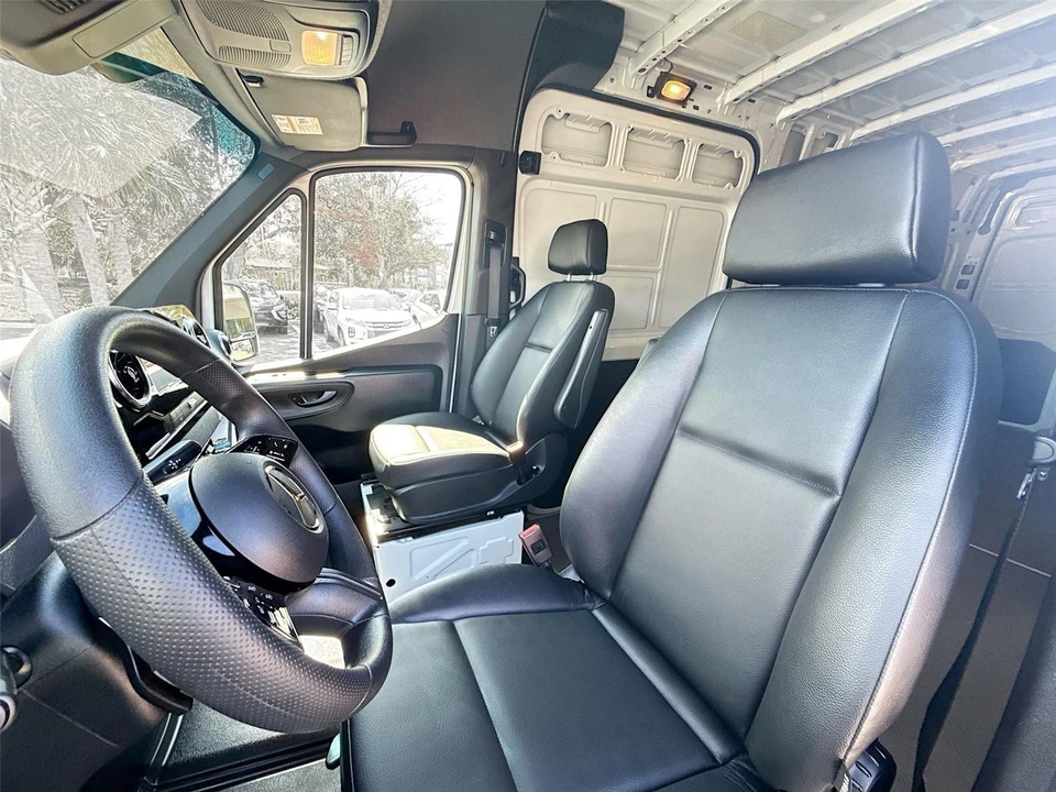 2025 Mercedes-Benz VS30 Sprinter - Image 2 of 21