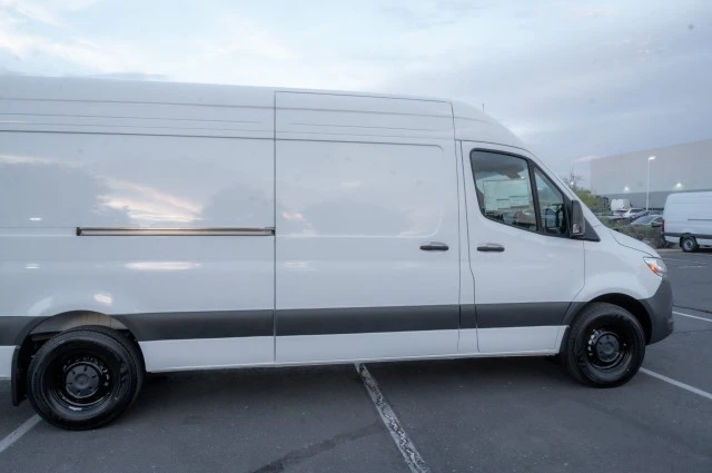 2025 Mercedes-Benz VS30 Sprinter - Image 4 of 12
