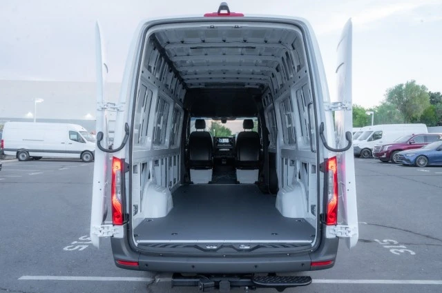 2025 Mercedes-Benz VS30 Sprinter - Image 10 of 12