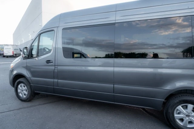 2025 Mercedes-Benz VS30 Sprinter - Image 5 of 12