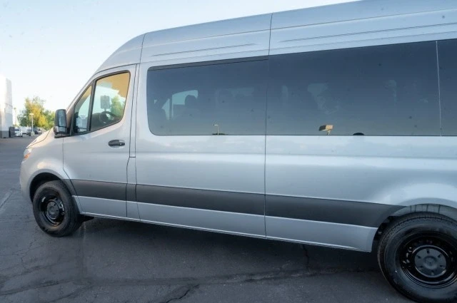 2025 Mercedes-Benz VS30 Sprinter - Image 5 of 12