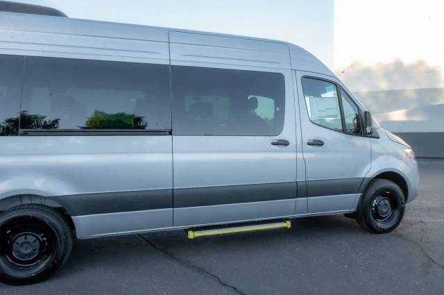 2025 Mercedes-Benz VS30 Sprinter - Image 4 of 12