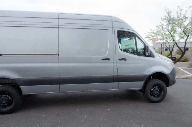 2025 Mercedes-Benz VS30 Sprinter - Image 4 of 12