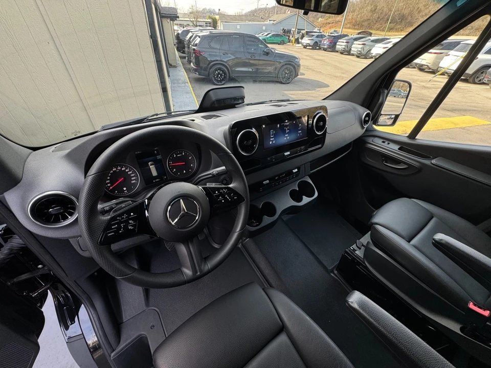 2025 Mercedes-Benz VS30 Sprinter - Image 12 of 12