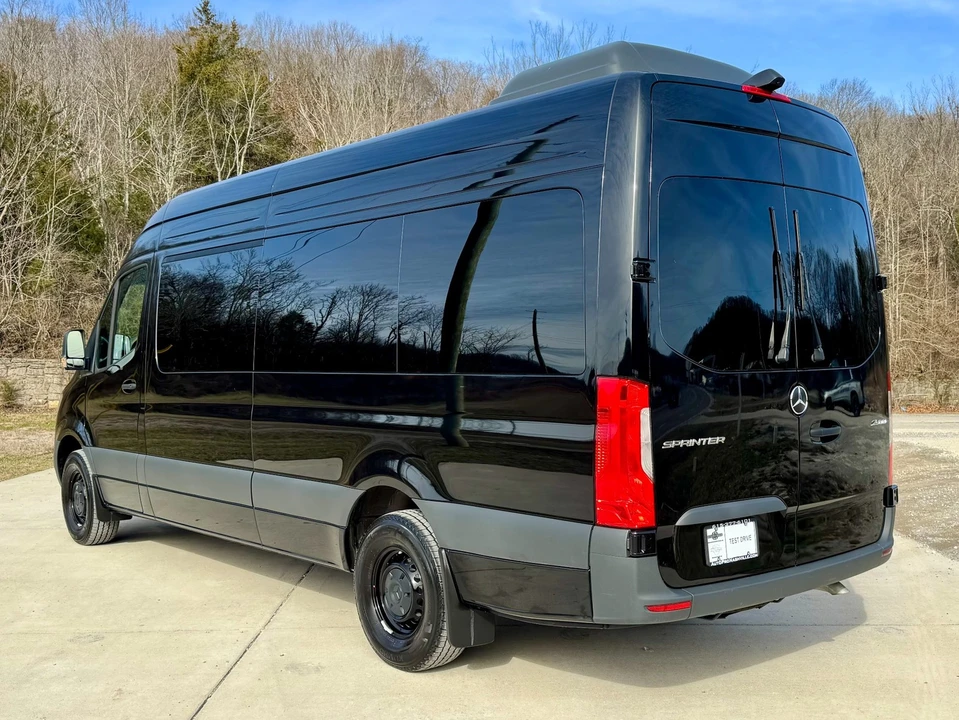 2025 Mercedes-Benz VS30 Sprinter - Image 4 of 12
