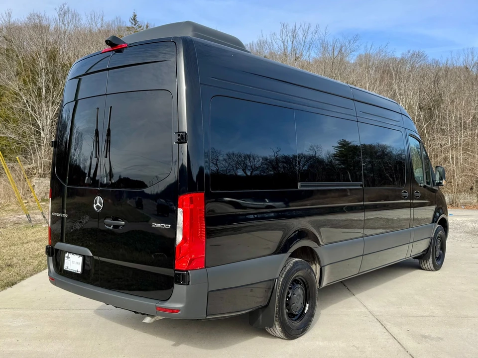 2025 Mercedes-Benz VS30 Sprinter - Image 3 of 12