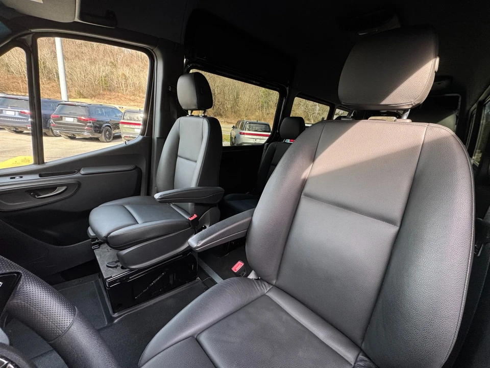 2025 Mercedes-Benz VS30 Sprinter - Image 11 of 12