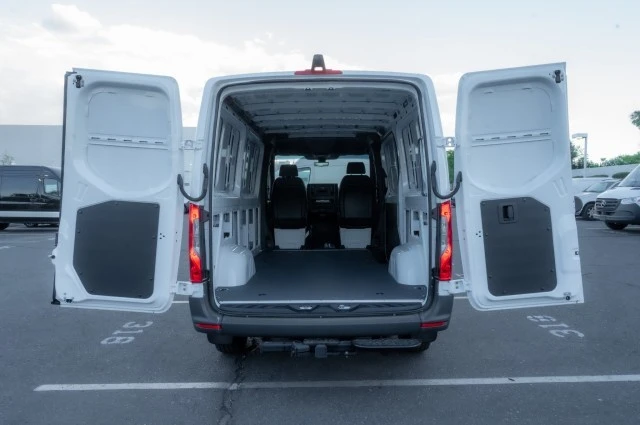 2025 Mercedes-Benz VS30 Sprinter - Image 9 of 12