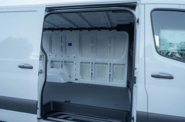 2025 Mercedes-Benz VS30 Sprinter - Image 11 of 12