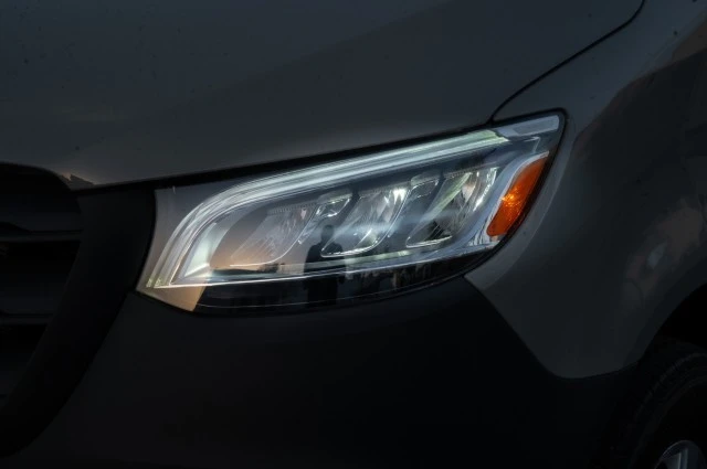2025 Mercedes-Benz VS30 Sprinter - Image 9 of 12