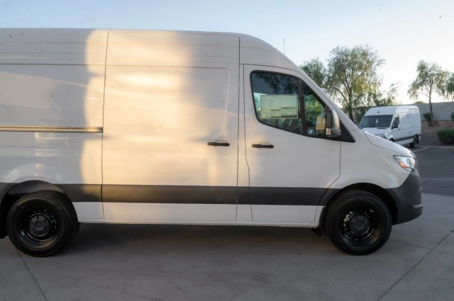 2025 Mercedes-Benz VS30 Sprinter - Image 4 of 12