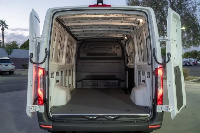 2025 Mercedes-Benz VS30 Sprinter - Image 10 of 12