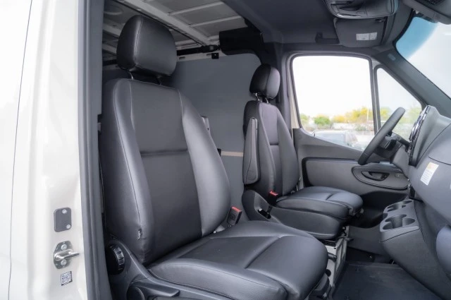 2025 Mercedes-Benz VS30 Sprinter - Image 15 of 21