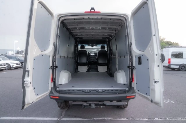 2025 Mercedes-Benz VS30 Sprinter - Image 9 of 21