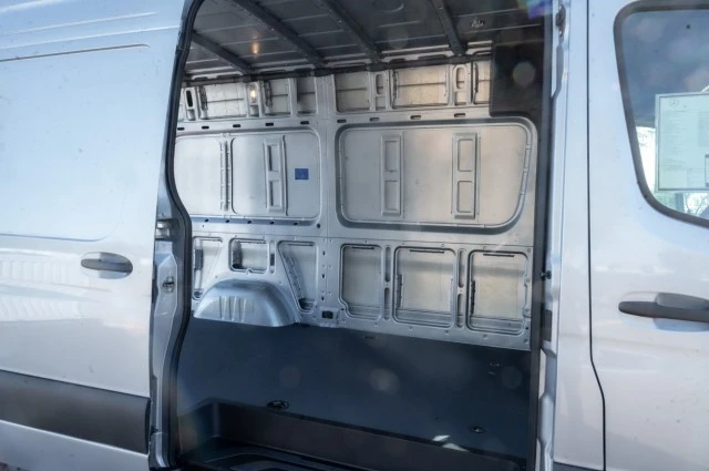 2025 Mercedes-Benz VS30 Sprinter - Image 9 of 12