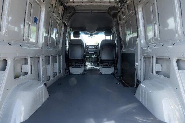 2025 Mercedes-Benz VS30 Sprinter - Image 11 of 12